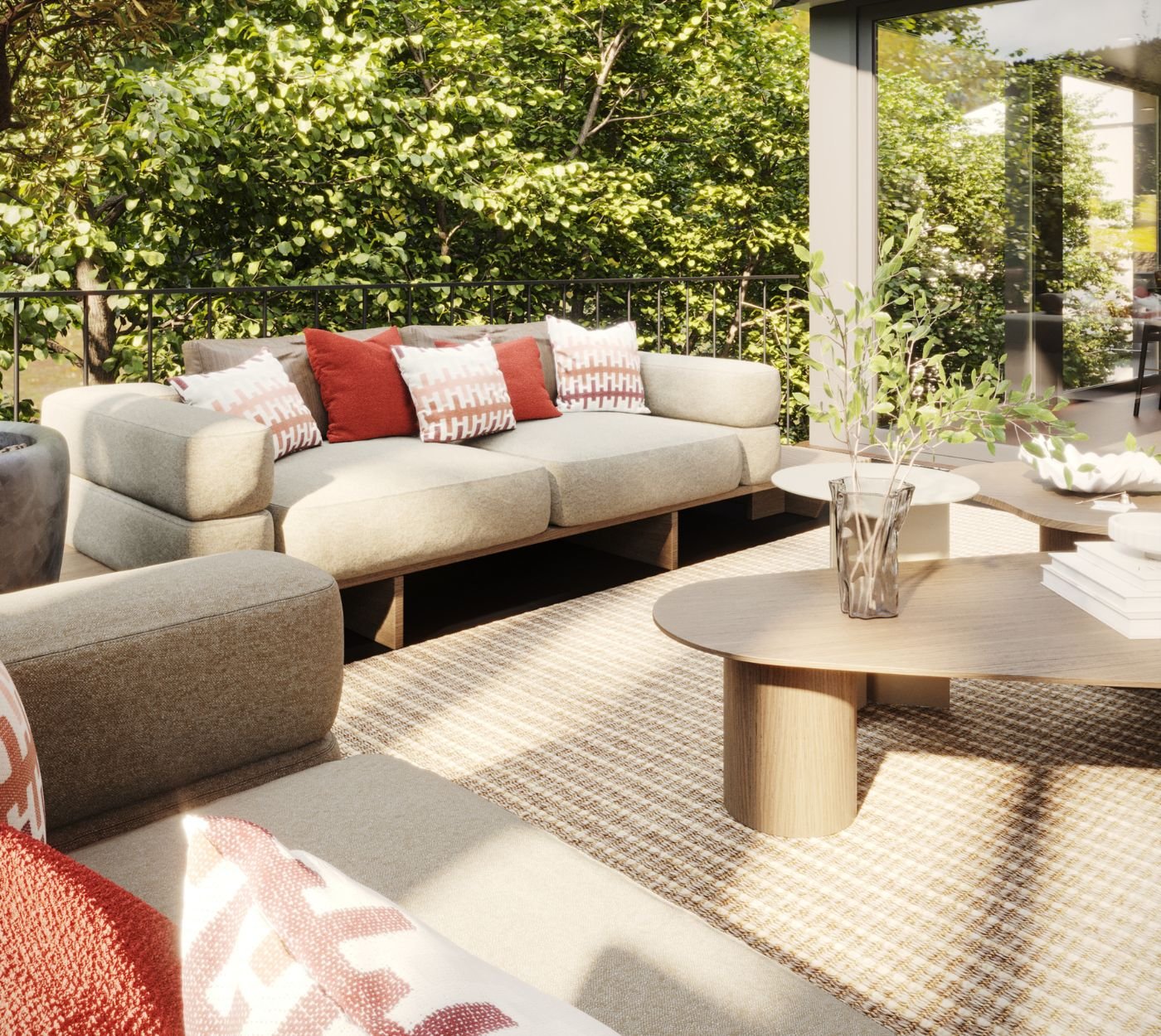 Sofá acolhedor e mesas de centro integrados na natureza, em casas modernas. A decoração e o mobiliário de exterior contam com a assinatura de um serviço de design de interiores.