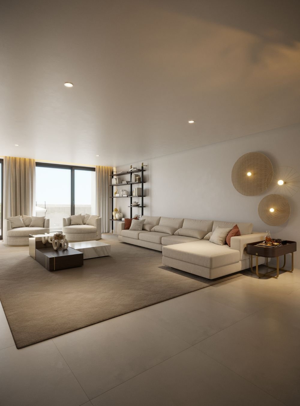 Uma visão geral de um luminoso open space que acolhe uma sala de estar moderna, equipada com um espaçoso sofá chaise longue claro, mesas de centro de design e elegantes apliques de parede redondos