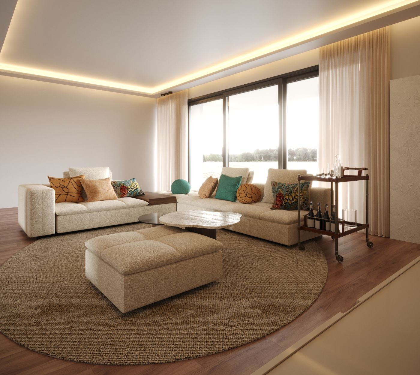 Espaçosa sala de cinema e sala de estar moderna com sofá modular claro, pufe central e carrinho de bar, valorizados pela decoração de um serviço de design de interiores.