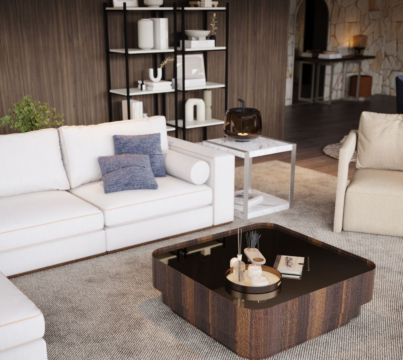 Mesa de centro quadrada em madeira escura com bandeja e velas junto a sofá branco, num conceito open space que evidencia a decoração sala e o design de interiores desta sala de estar moderna.